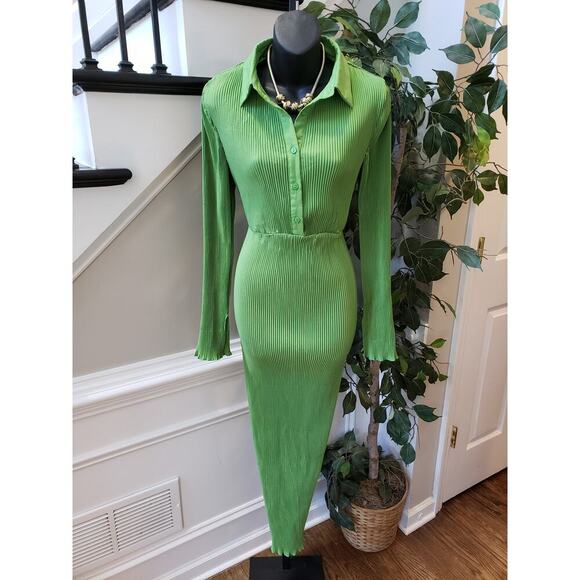 PRETTYLITTLETHING Long Maxi Dress Womens 8 Green Plisse Collared Button Front - Picture 1 of 16